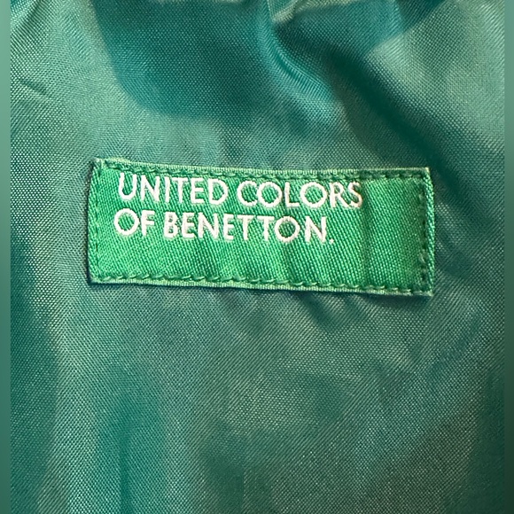 United Colors of Benetton kids XS lightweight puffer jacket. Benetton iconic. - Picture 4 of 11